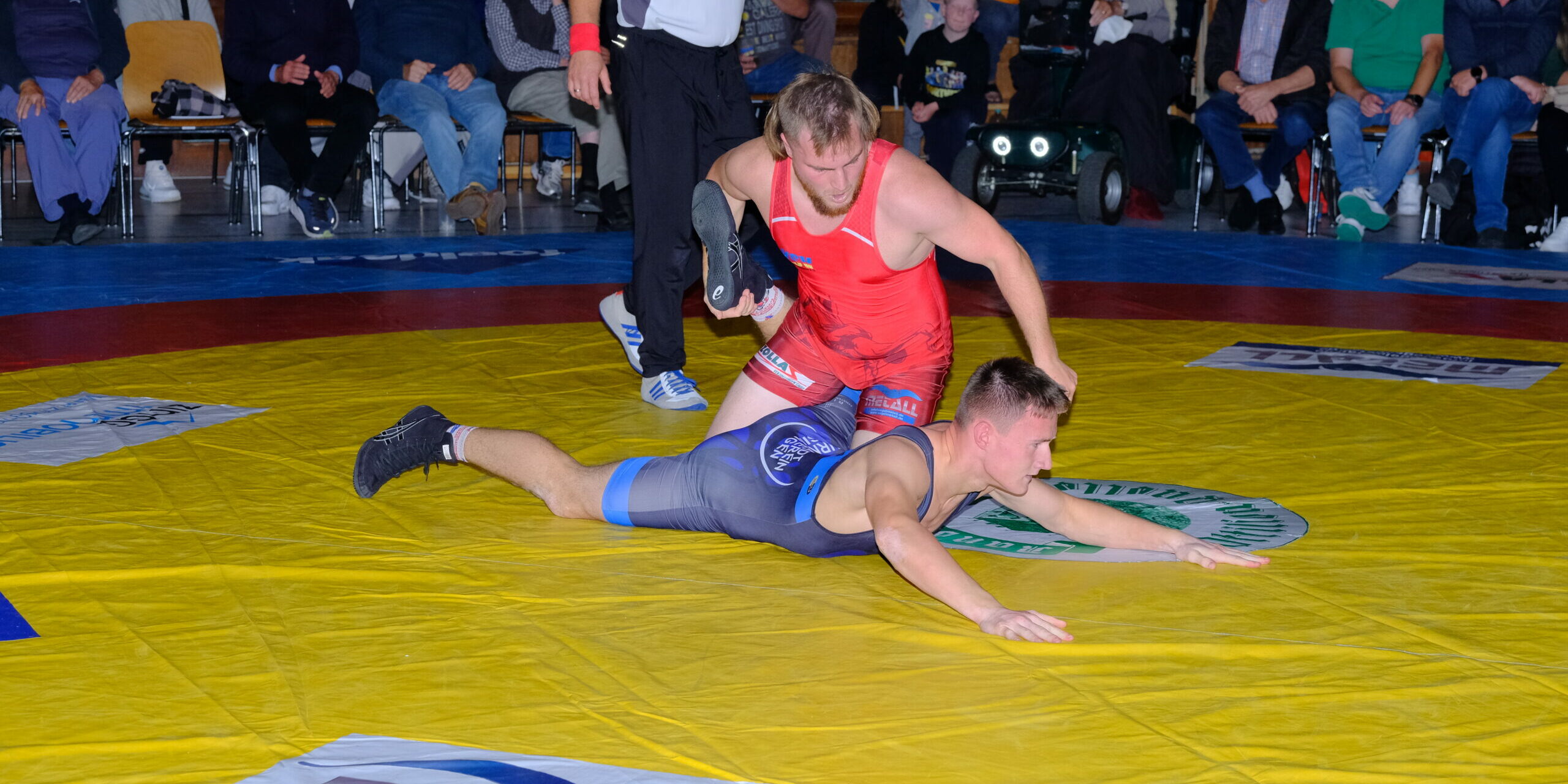 Izabella mashinada sikiladi Eng chiroyli qizlar onlayn porno